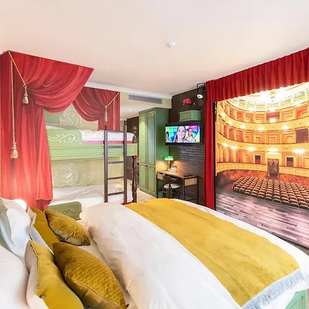 Theater Hotel