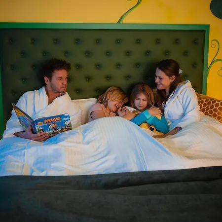Hotel Theater