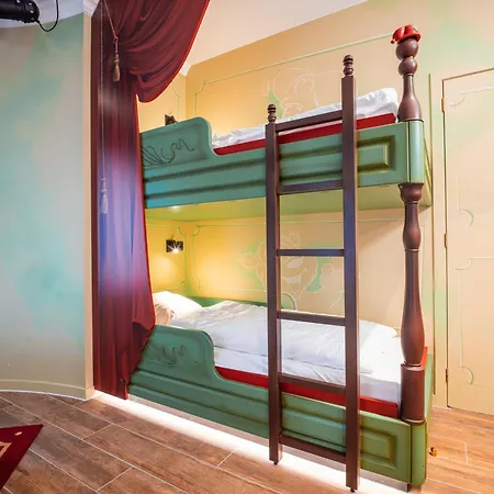Theater 4* Де Панбархат