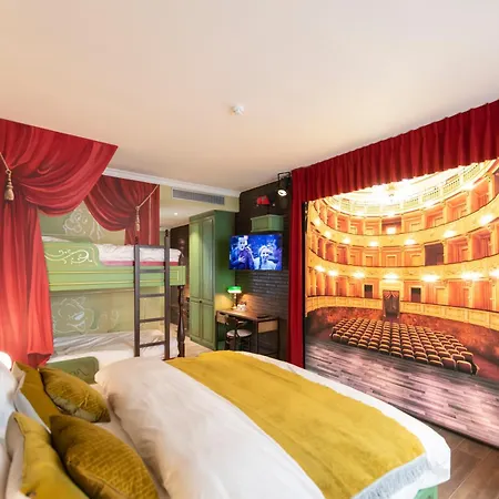Plopsaland Theater 4*